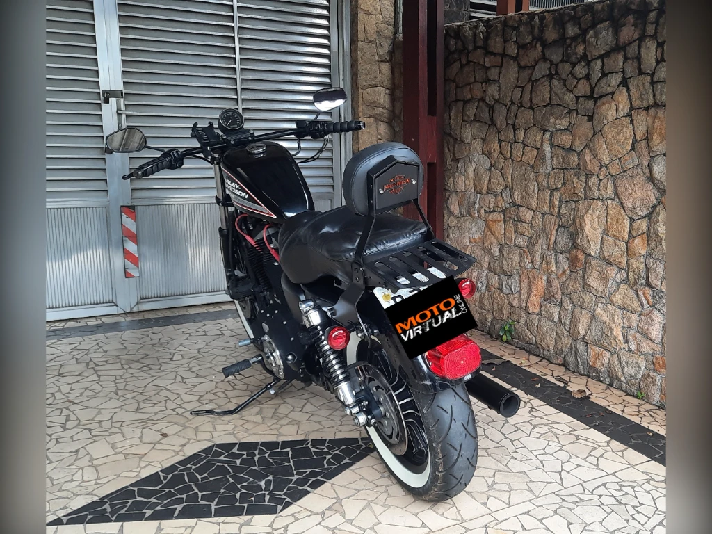 Miniatura da foto 3 - Harley-Davidson XL 883 R 2010