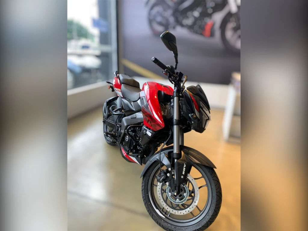 imagem moto BAJAJ DOMINAR NS200 2027