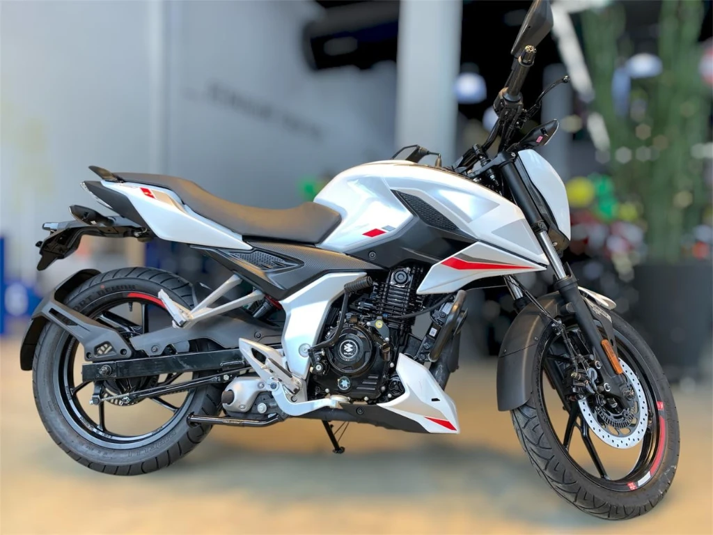 imagem moto BAJAJ PULSAR N150 2027