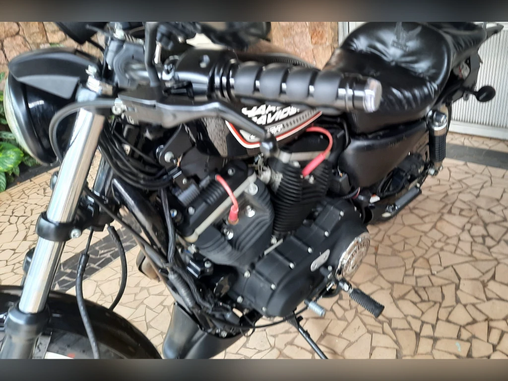 Miniatura da foto 9 - Harley-Davidson XL 883 R 2010