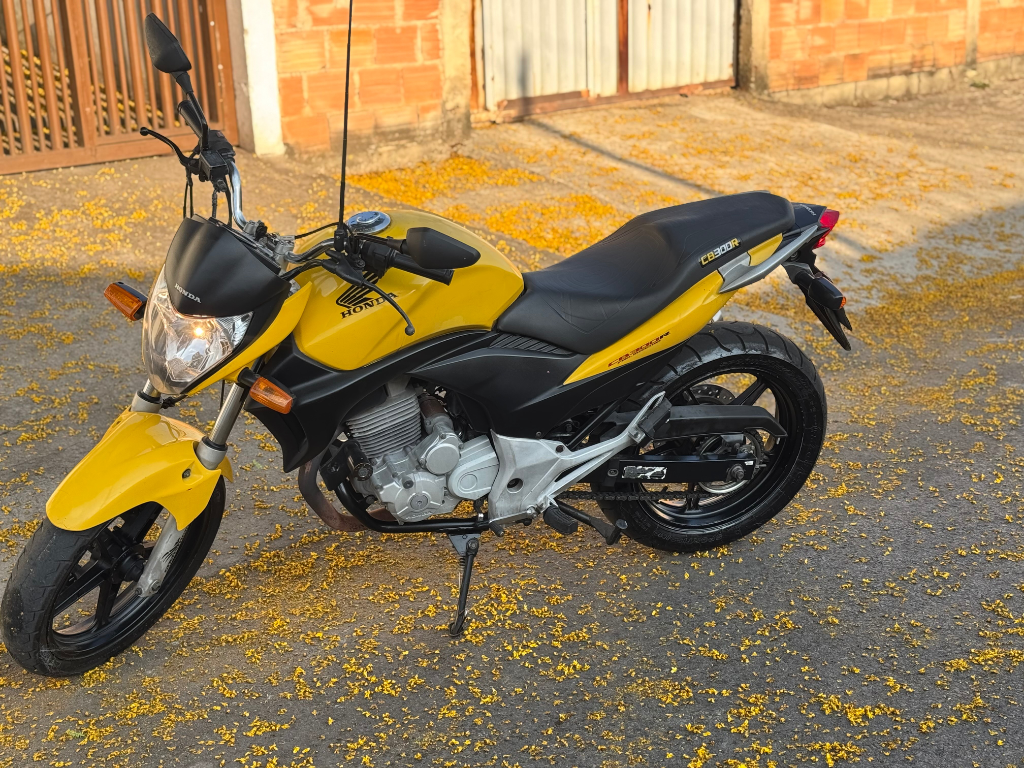 Honda CB 300R/ 300R Flex 2012 amarela à venda no Motonline - foto 1 de 3