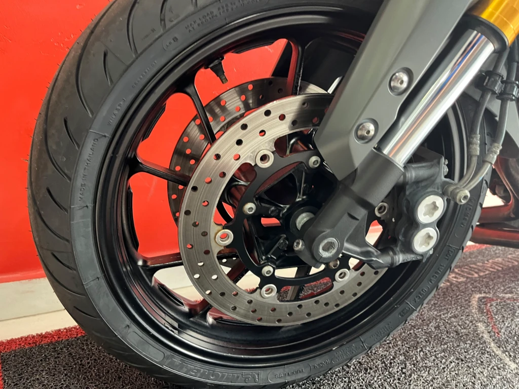 Yamaha MT-09 Tracer 900 GT 2024 cinza à venda no Motonline - foto 13 de 20