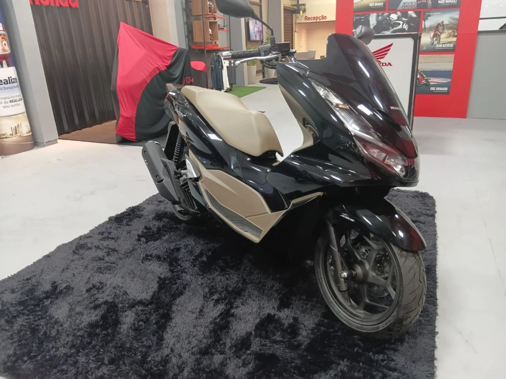 Honda PCX 160 DLX 2026 preta à venda no Motonline - foto 2 de 6