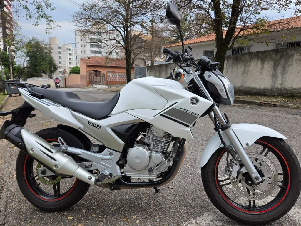 Yamaha YS 250 Fazer/ Fazer L. Edition /Blueflex 2014 branca à venda no Motonline - foto 5 de 7