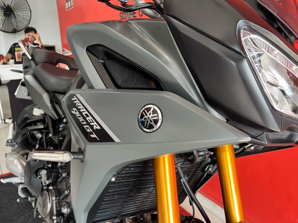 Yamaha MT-09 Tracer 900 GT 2024 cinza à venda no Motonline - foto 5 de 20
