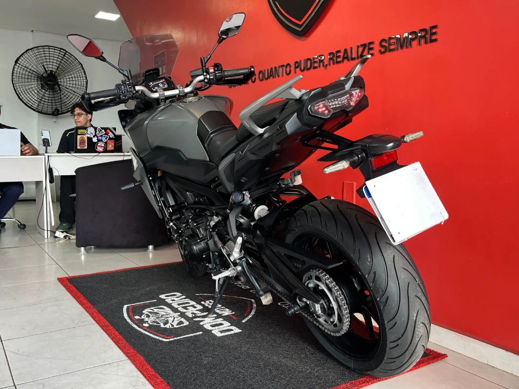 Yamaha MT-09 Tracer 900 GT 2024 cinza à venda no Motonline - foto 18 de 20