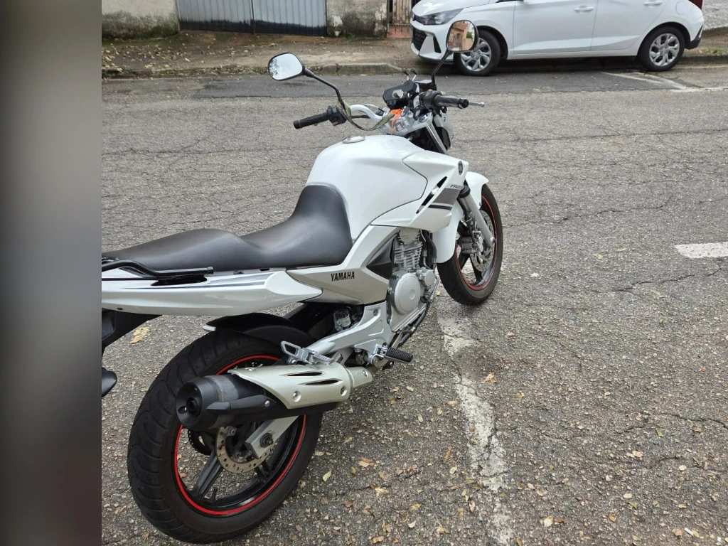 Yamaha YS 250 Fazer/ Fazer L. Edition /Blueflex 2014 branca à venda no Motonline - foto 4 de 7