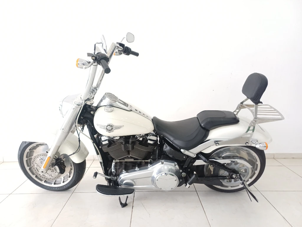 Harley-Davidson FAT BOY Flfb 2018 branca à venda no Motonline - foto 2 de 5