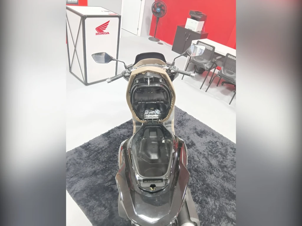 Honda PCX 160 DLX 2026 preta à venda no Motonline - foto 4 de 6