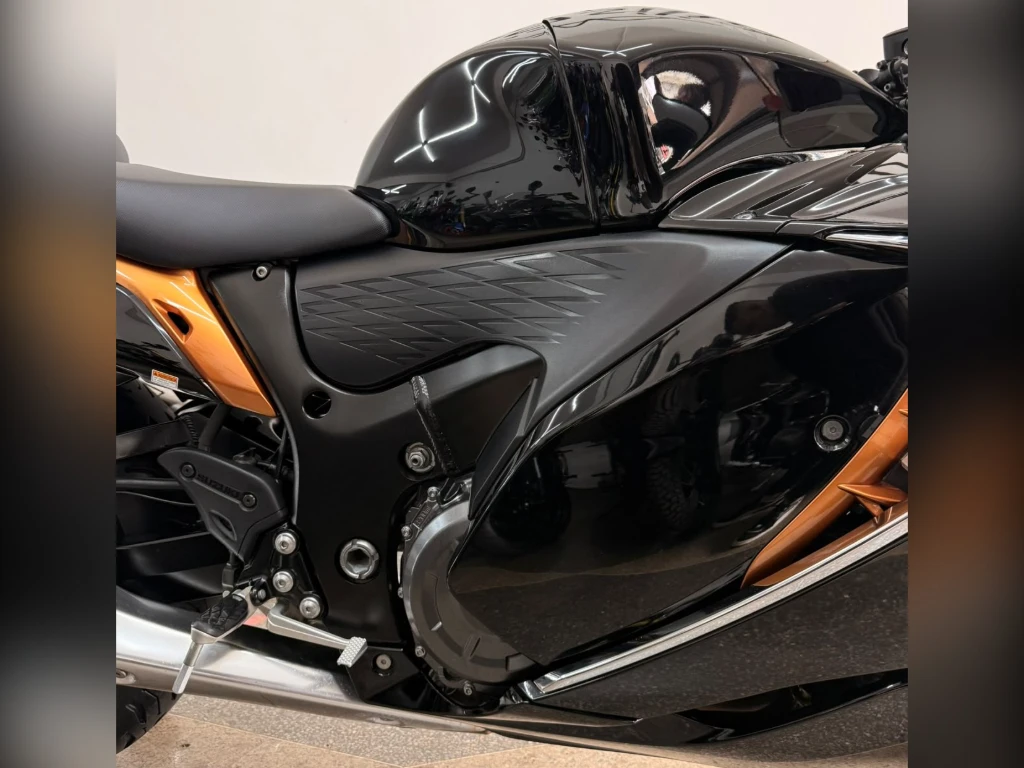Miniatura da foto 7 - Suzuki GSX 1300-R Hayabusa 2023