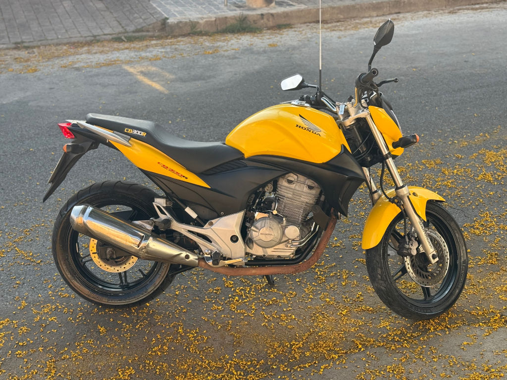 Honda CB 300R/ 300R Flex 2012 amarela à venda no Motonline - foto 3 de 3