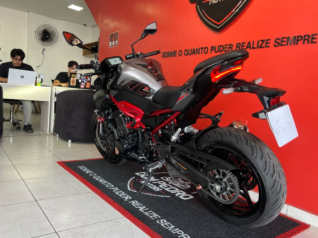Kawasaki Z 900 2026 vermelha à venda no Motonline - foto 16 de 18