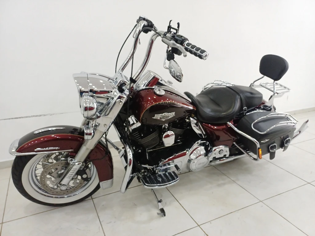 HARLEY-DAVIDSON ROAD KING CLASSIC  FLHRC/ CUSTOM FLHRSI 2014 à venda na Machine Motos Multimarcas Jundiai