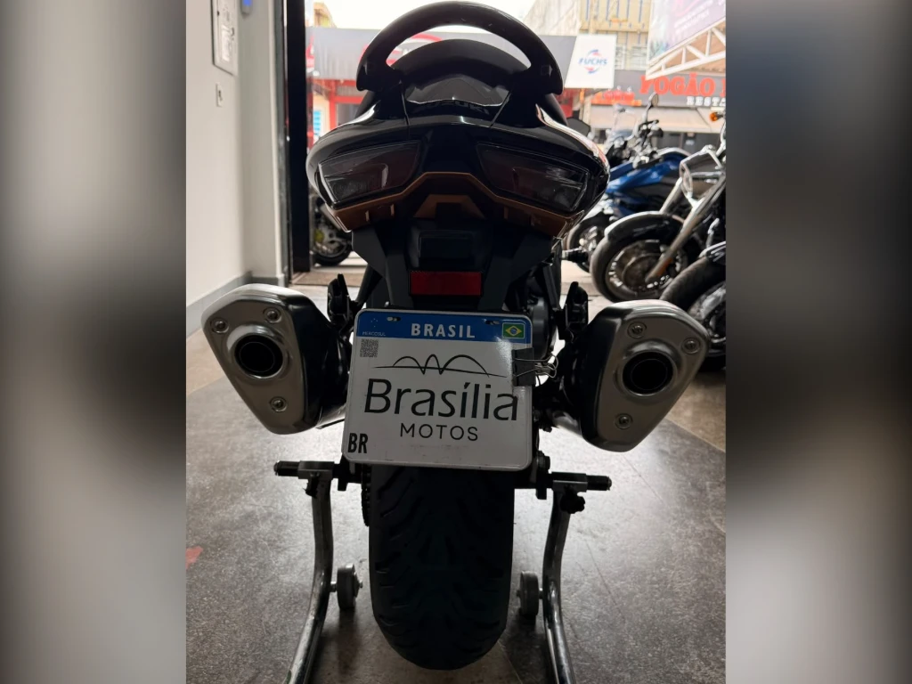 Miniatura da foto 9 - Suzuki GSX 1300-R Hayabusa 2023