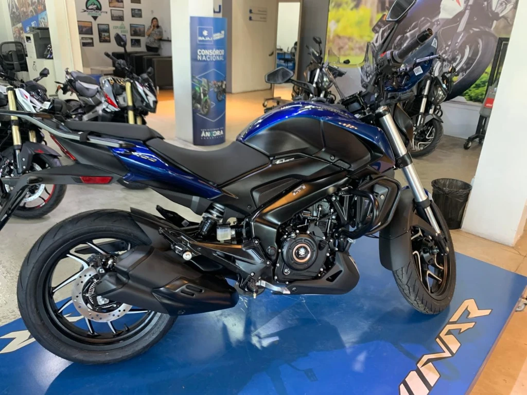 Bajaj Dominar 400 2026 azul à venda no Motonline - foto 1 de 3