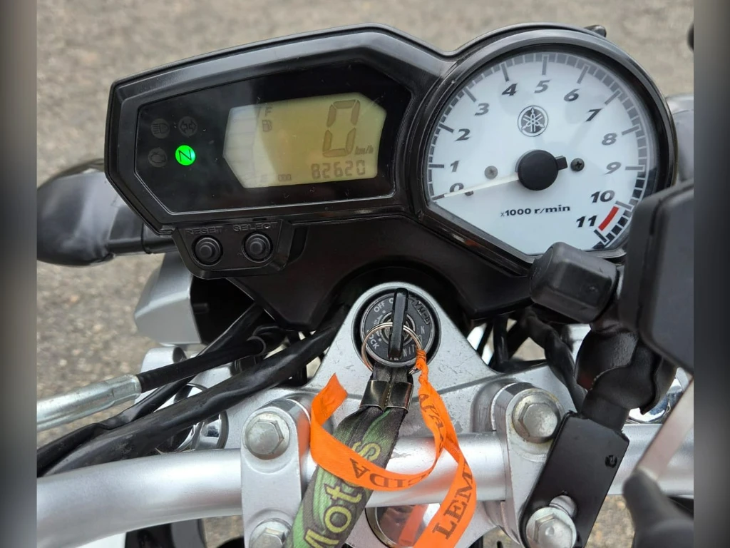 Yamaha YS 250 Fazer/ Fazer L. Edition /Blueflex 2014 branca à venda no Motonline - foto 6 de 7
