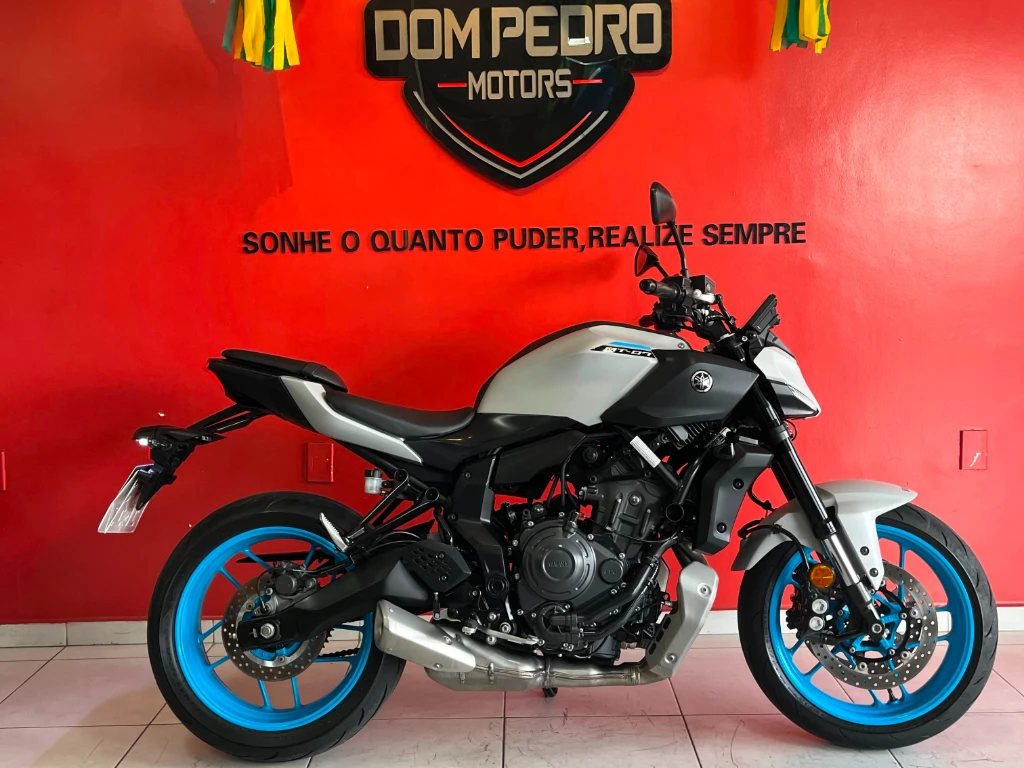imagem moto YAMAHA MT07 2025