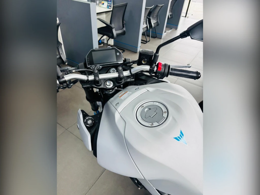 Yamaha MT-03 Connected 321cc ABS 2026 branca à venda no Motonline - foto 2 de 3