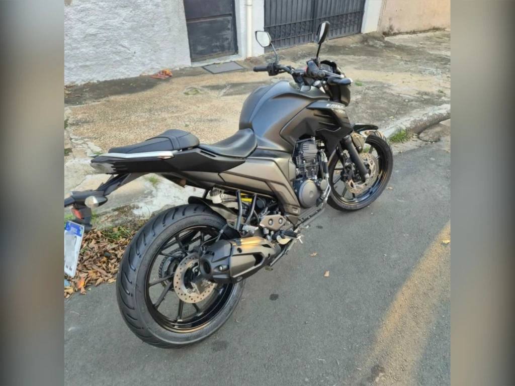 Yamaha FZ25 250 Fazer Flex 2023 preta à venda no Motonline - foto 2 de 8