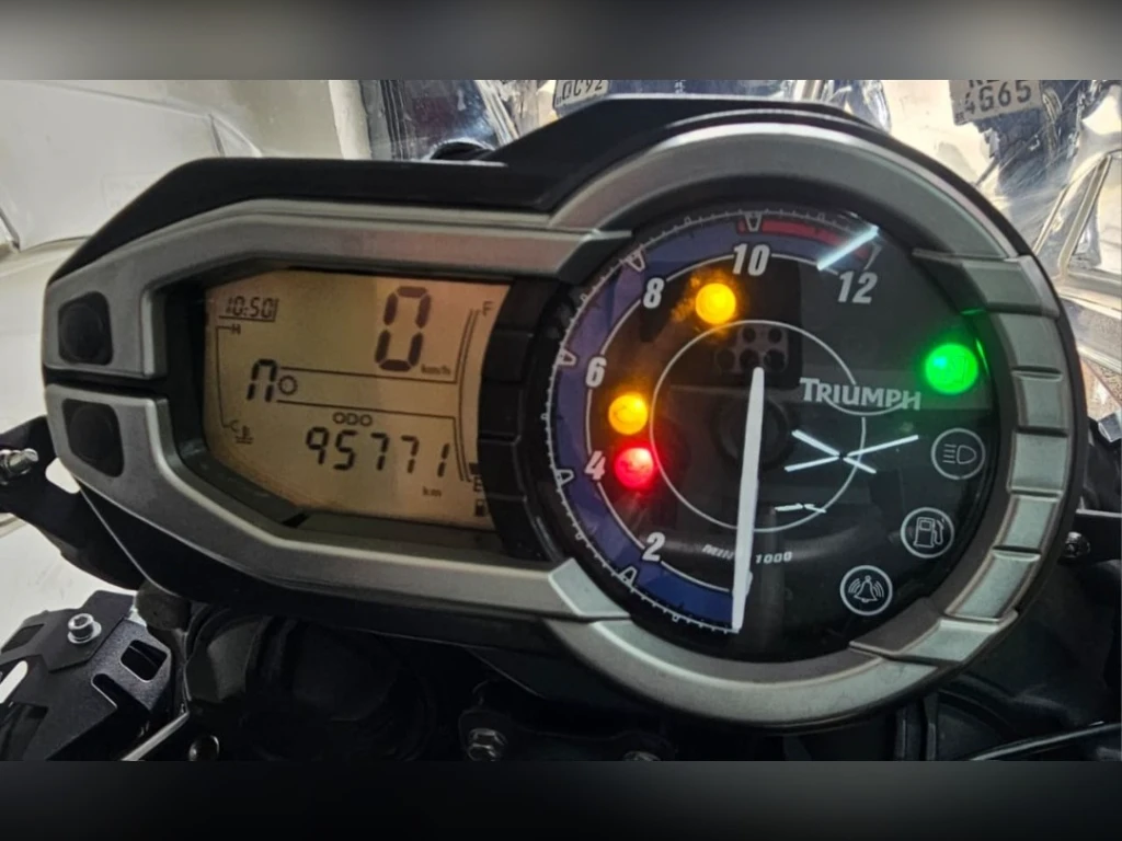 Miniatura da foto 9 - Triumph Tiger 800 XC 2014