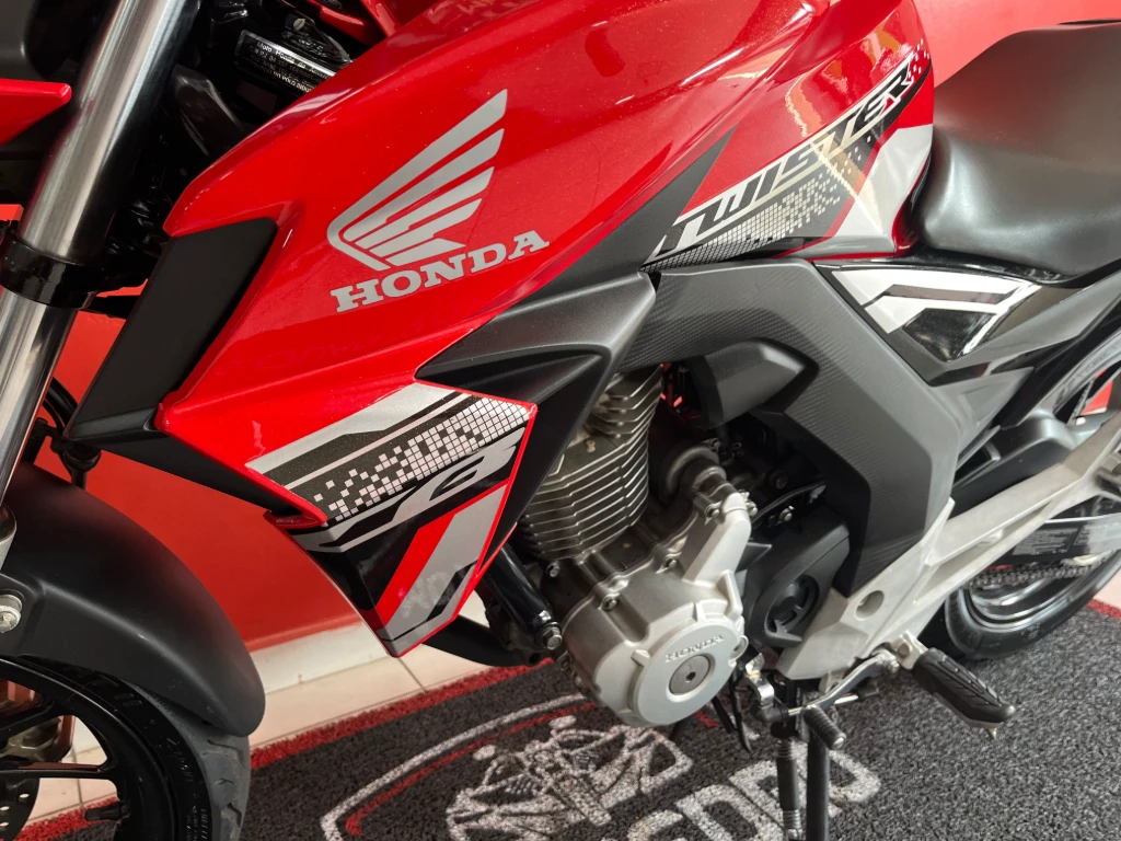 Honda CB 250 Twister/Flexone 2021 vermelha à venda no Motonline - foto 8 de 17