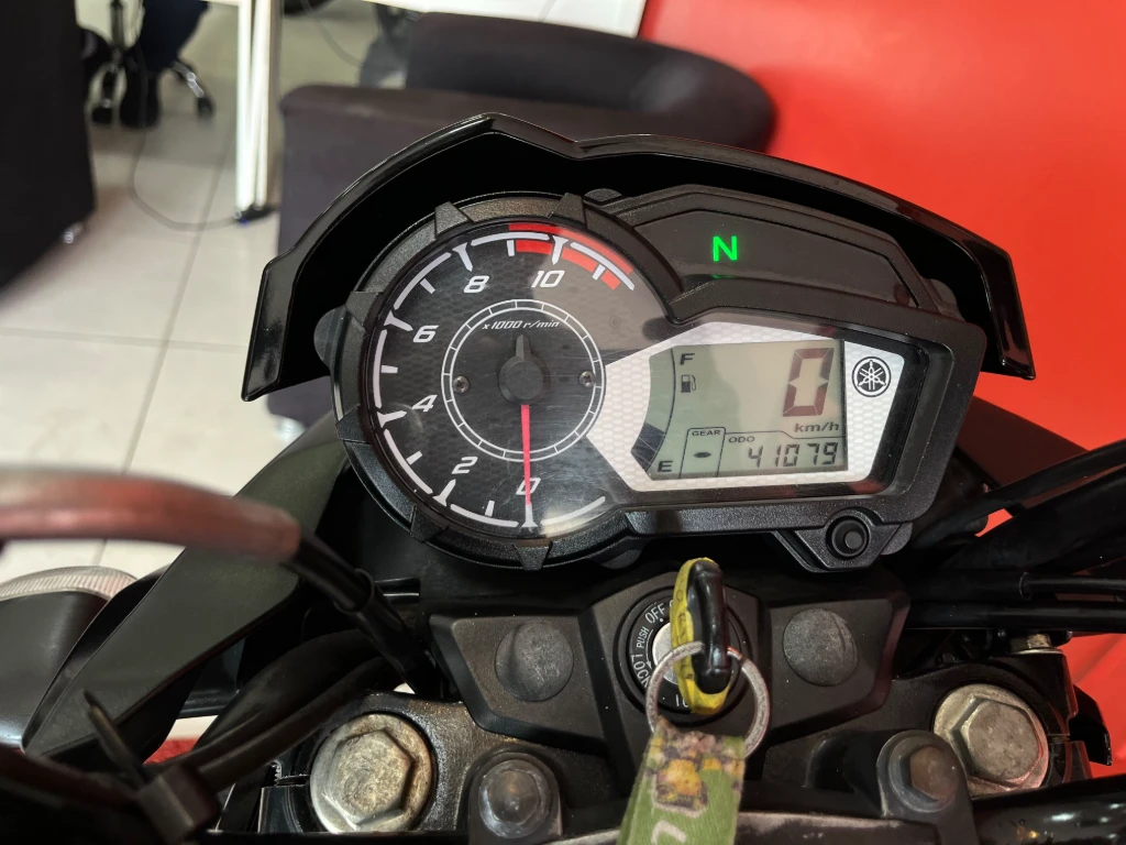 Yamaha YS 150 Fazer SED/ Flex 2024 preta à venda no Motonline - foto 8 de 20