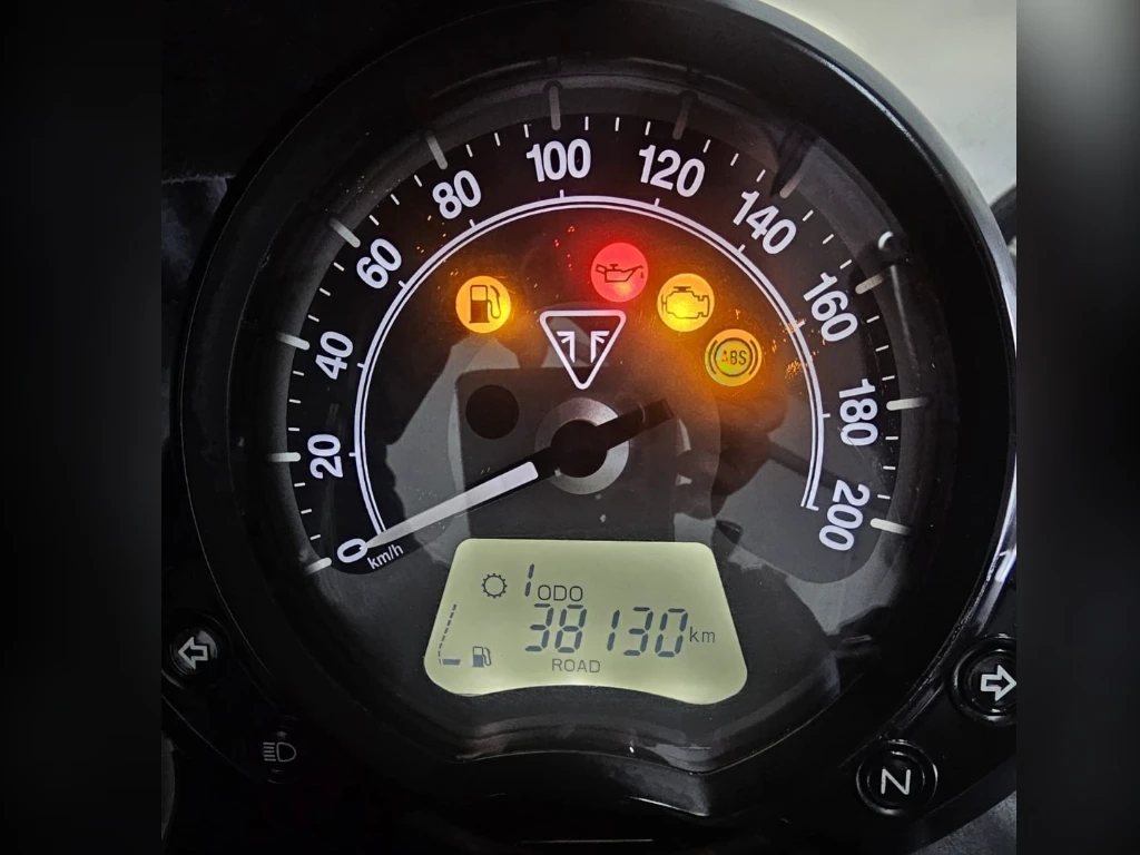 Miniatura da foto 9 - Triumph Bonneville Bobber Black 1200cc 2019