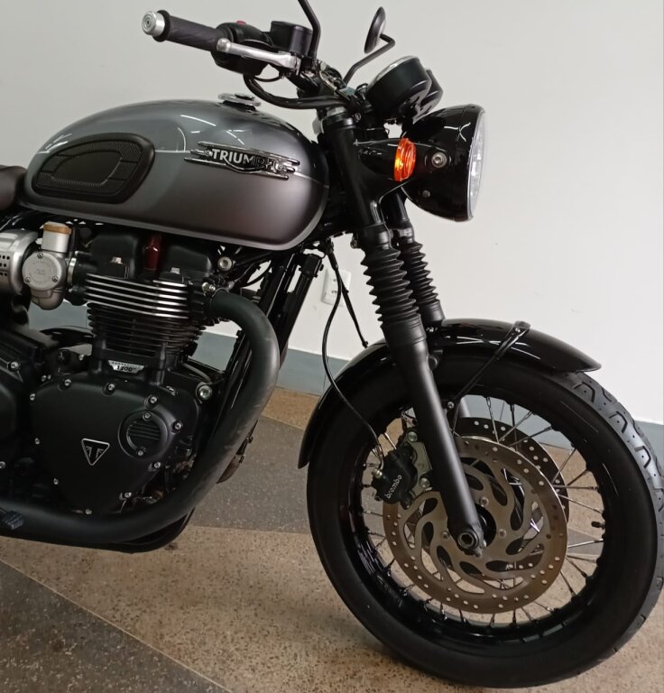 Imagem 3 - Triumph BONNEVILLE T120B 2023