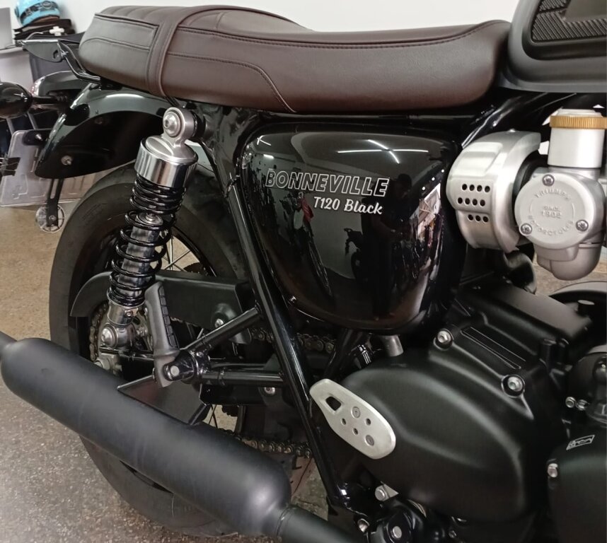 Imagem 6 - Triumph BONNEVILLE T120B 2023