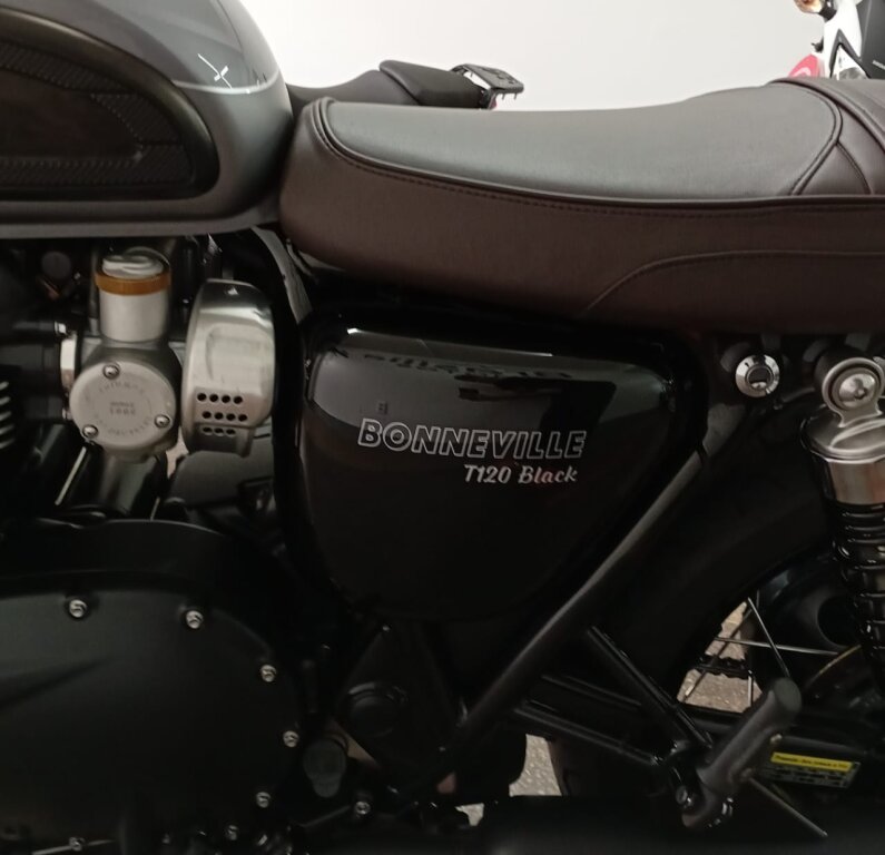 Imagem 11 - Triumph BONNEVILLE T120B 2023
