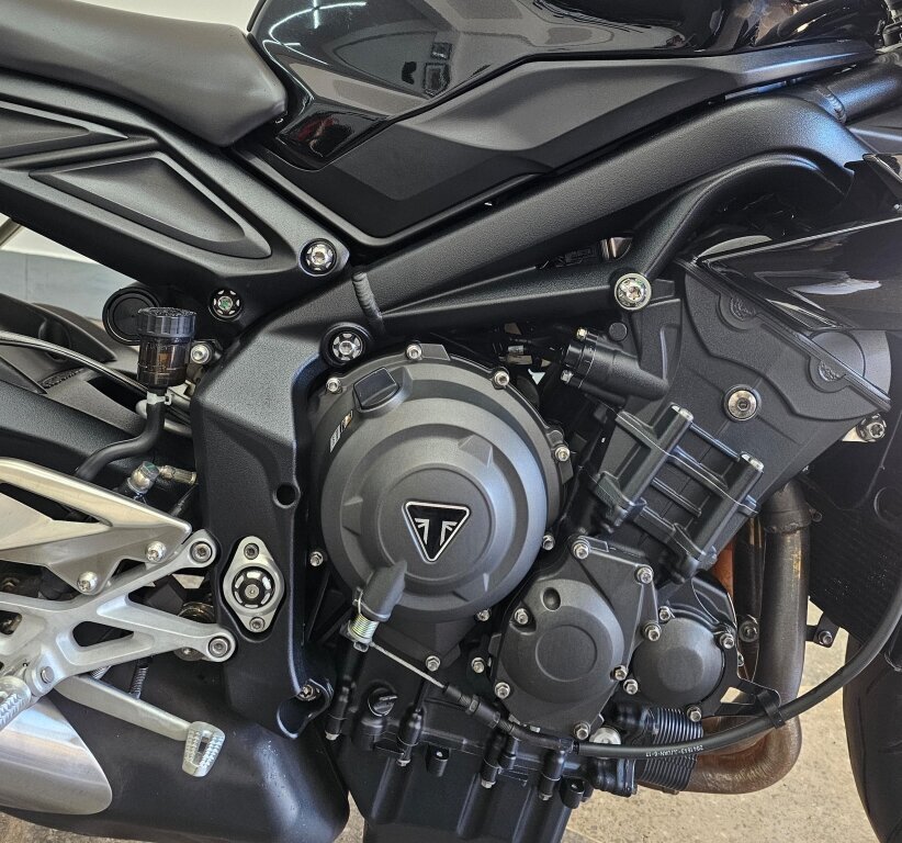 Imagem 19 - Triumph STREET TRIPLE S 2017