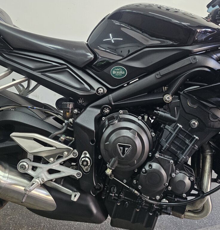 Imagem 2 - Triumph STREET TRIPLE S 2017
