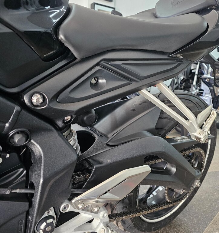 Imagem 9 - Triumph STREET TRIPLE S 2017