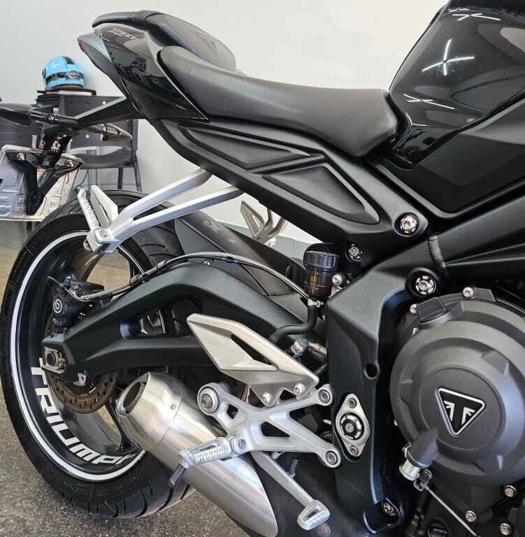 Imagem 17 - Triumph STREET TRIPLE S 2017