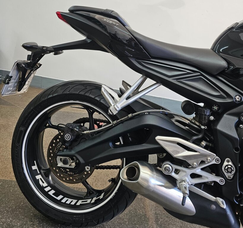 Imagem 14 - Triumph STREET TRIPLE S 2017