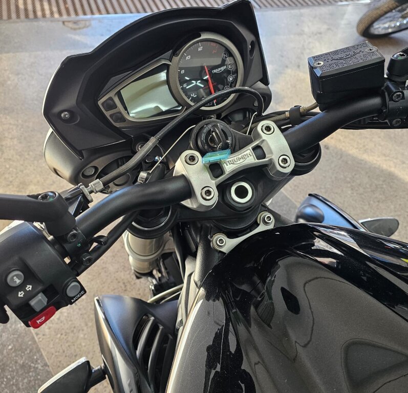 Imagem 7 - Triumph STREET TRIPLE S 2017