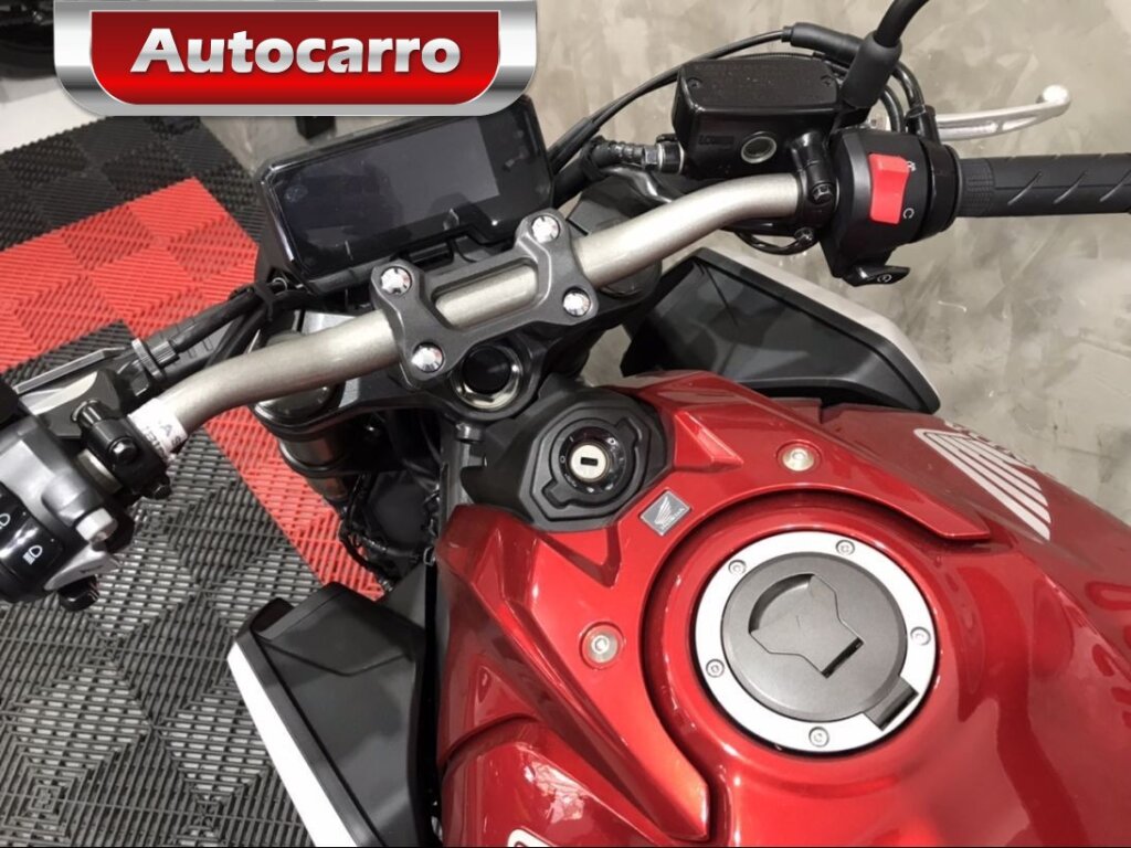 HONDA CB 650 R VERMELHA GASOLINA