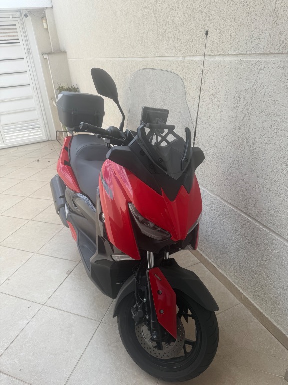 Foto YAMAHA XMAX 250 ABS 2024