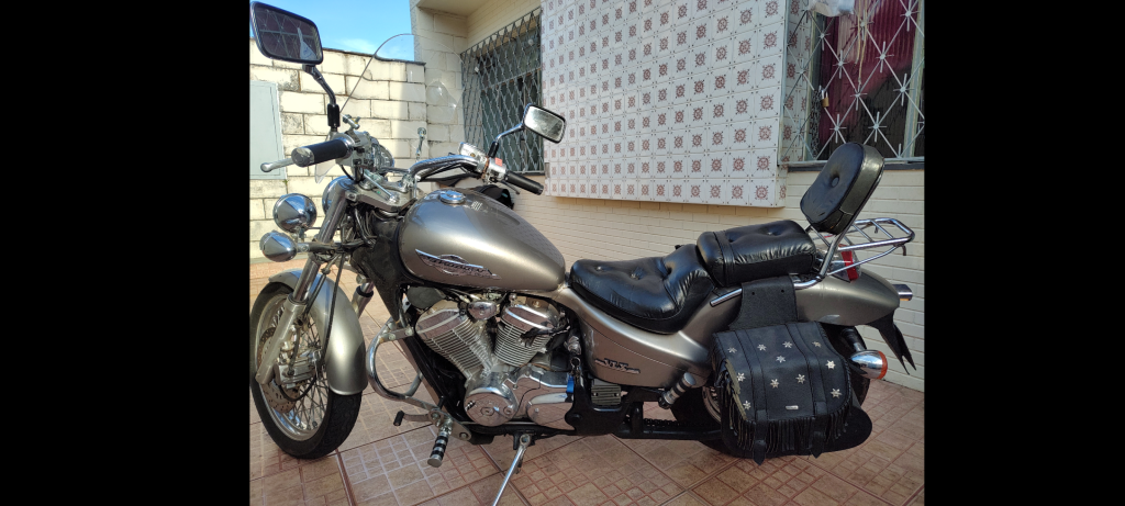 Foto HONDA VT 600 C SHADOW 2000