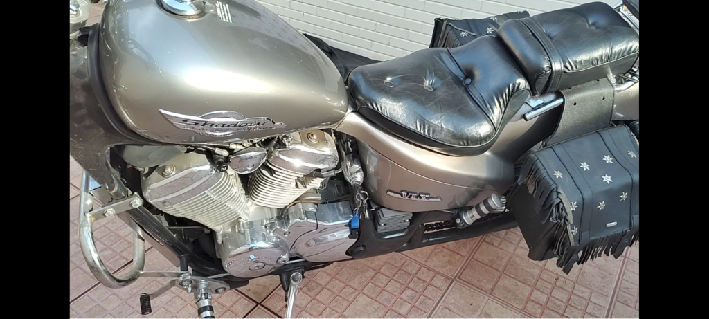 Foto HONDA VT 600 C SHADOW 2000