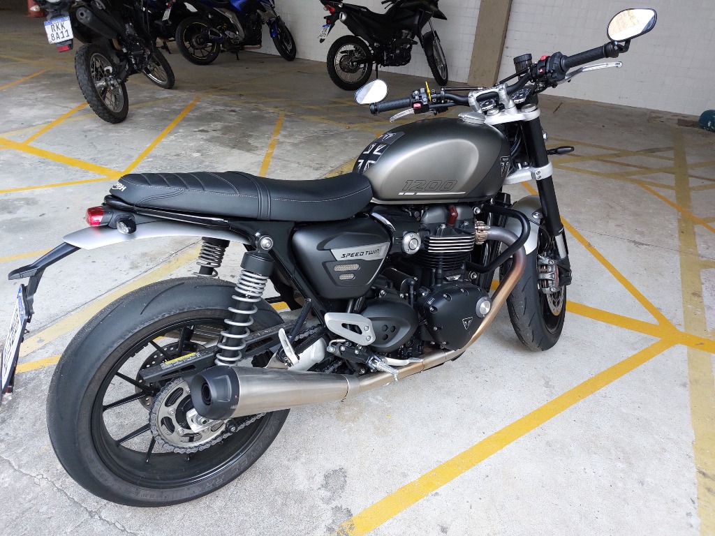 Foto TRIUMPH Speed Twin 1200cc 2023