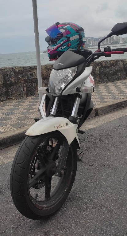 Foto HONDA CB 300R/ 300R FLEX 2011