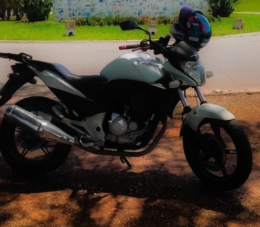 Foto HONDA CB 300R/ 300R FLEX 2011