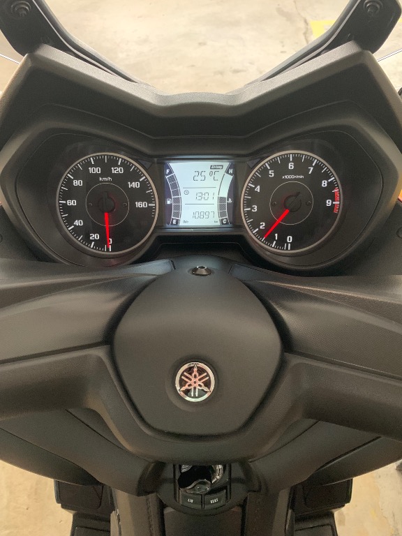Foto YAMAHA XMAX 250 ABS 2023