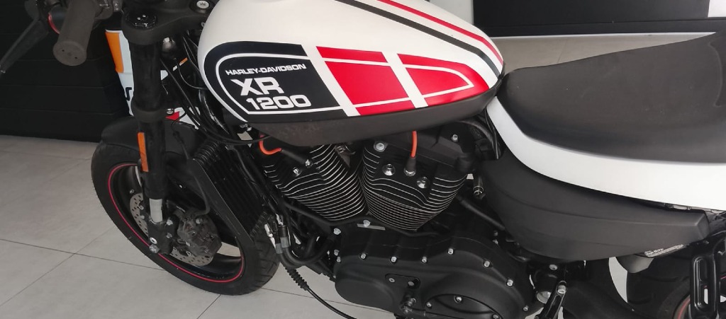 Foto HARLEY-DAVIDSON XR 1200X SPORTSTER 2012