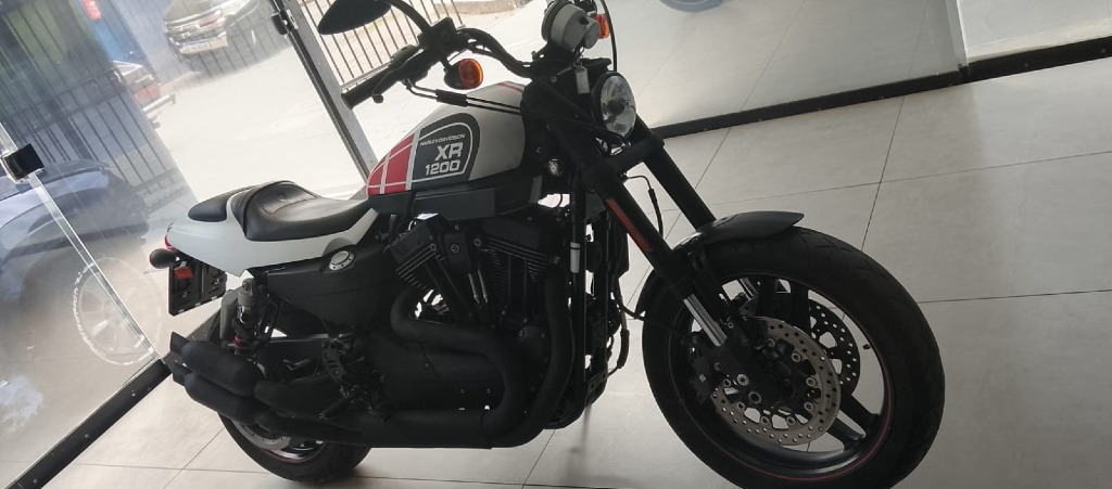 Foto HARLEY-DAVIDSON XR 1200X SPORTSTER 2012