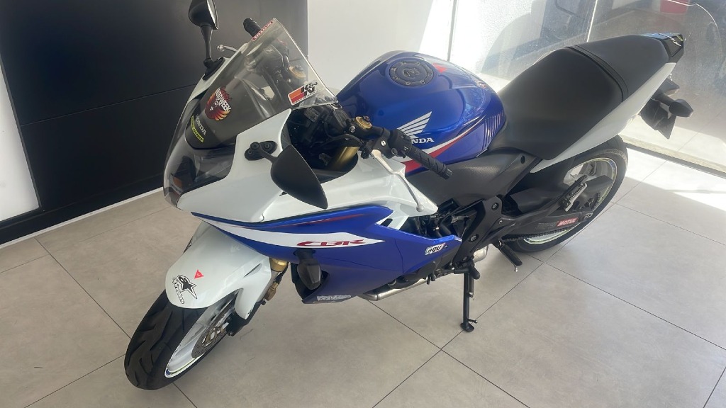 Foto HONDA CBR 600 F 2014