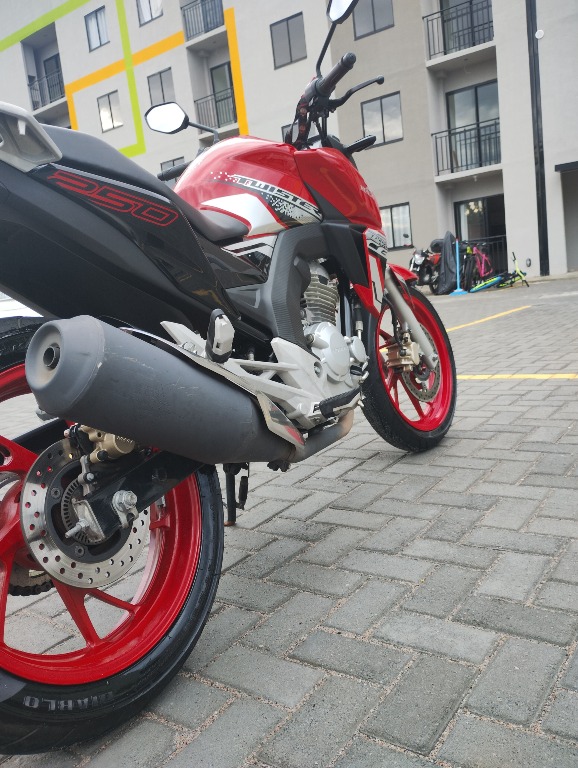Foto HONDA CB 250 TWISTER/FLEXONE 2021