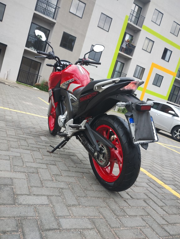 Foto HONDA CB 250 TWISTER/FLEXONE 2021