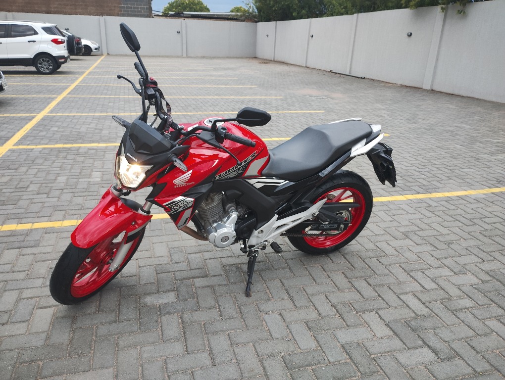 Foto HONDA CB 250 TWISTER/FLEXONE 2021